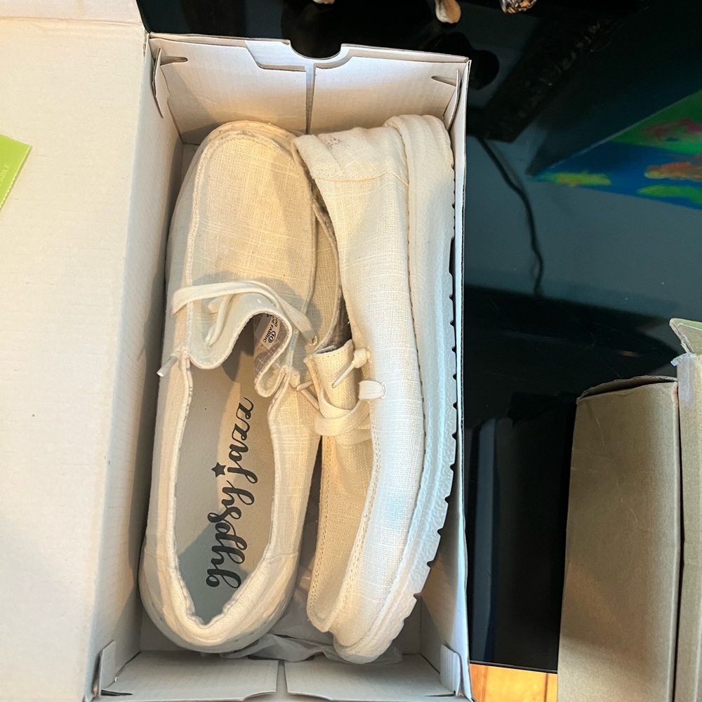 Comfy slip on sneakers